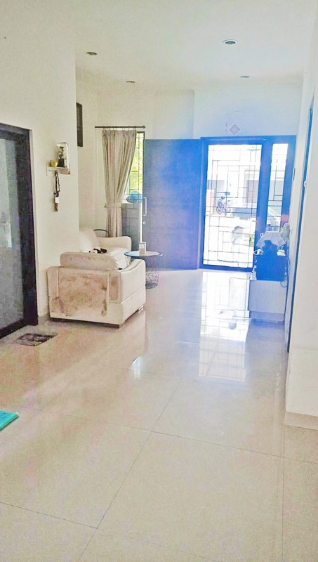 Rumah 2 lantai siap huni di Newton Gading Serpong