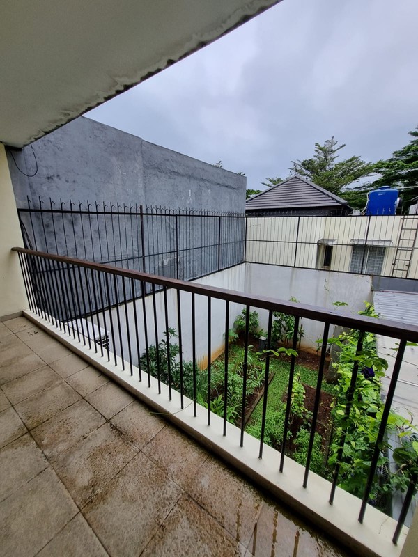 Rumah 2 Lantai Siap Huni dengan Hunian Nyaman dan Asri @Lebak Bulus, Jakarta Selatan