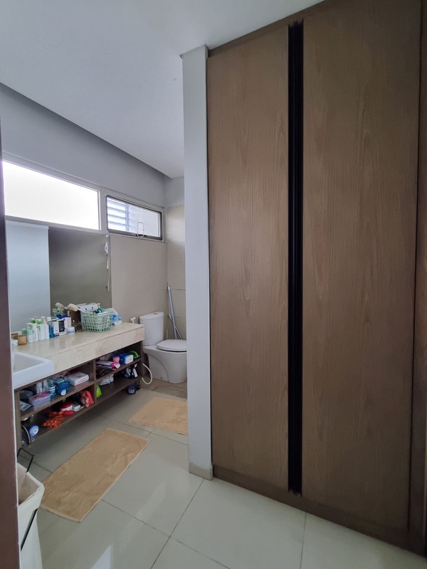 Rumah 2 Lantai Siap Huni dengan Hunian Nyaman dan Asri @Lebak Bulus, Jakarta Selatan