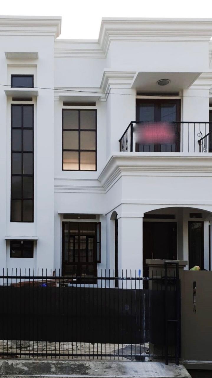 Classic House Newly Renovated Lebak Bulus - 8 Menit MRT, SHM, Akses Tol Depan Kompleks