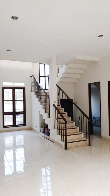 Classic House Newly Renovated Lebak Bulus - 8 Menit MRT, SHM, Akses Tol Depan Kompleks
