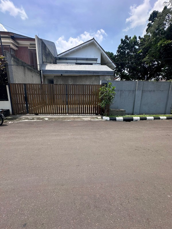 Rumah Bagus, lingkungan aman dan nyaman di Bintaro Sektor 7.