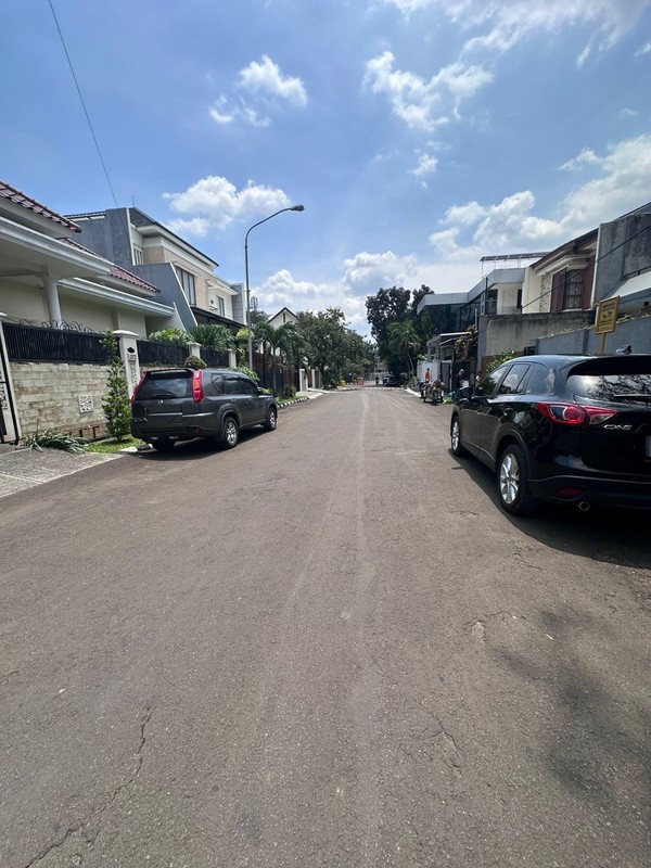Rumah Bagus, lingkungan aman dan nyaman di Bintaro Sektor 7.