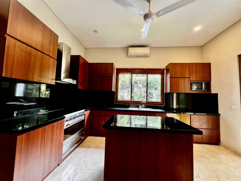 Tropical Modern Townhouse in Kemang with private pool and garden 