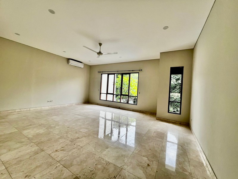 Tropical Modern Townhouse in Kemang with private pool and garden 