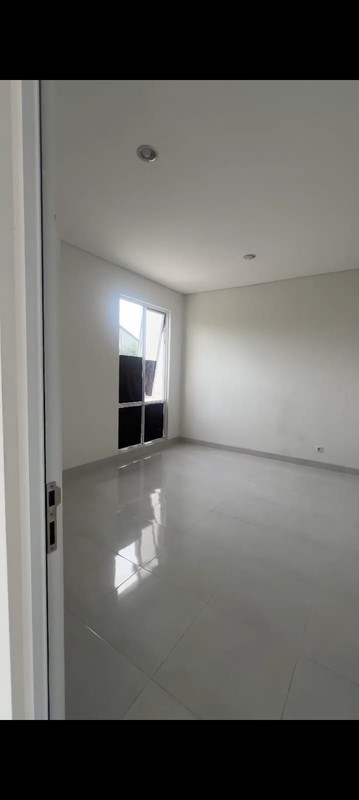 Rumah Bagus Di Cluster Aster, Paramount Petals Curug Tangerang