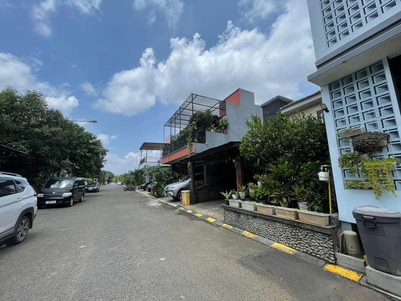 Rumah Bagus Di Cluster Valencia Graha Raya Bintaro Jaya