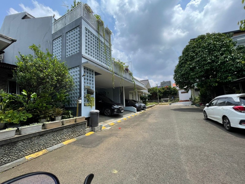 Rumah Bagus Di Cluster Valencia Graha Raya Bintaro Jaya