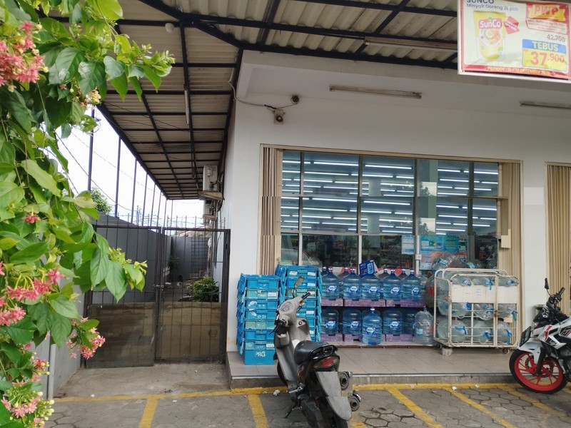 Ruko 2 Gandeng Pinggir Jalan Utama Harga Nego Sampai Deal di Bintaro Jaya.