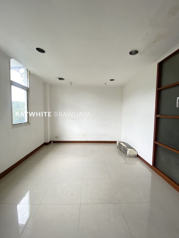 Disewakan Ruko Plaza 3 Bangunan 3,5 Lantai Area Pondok Indah