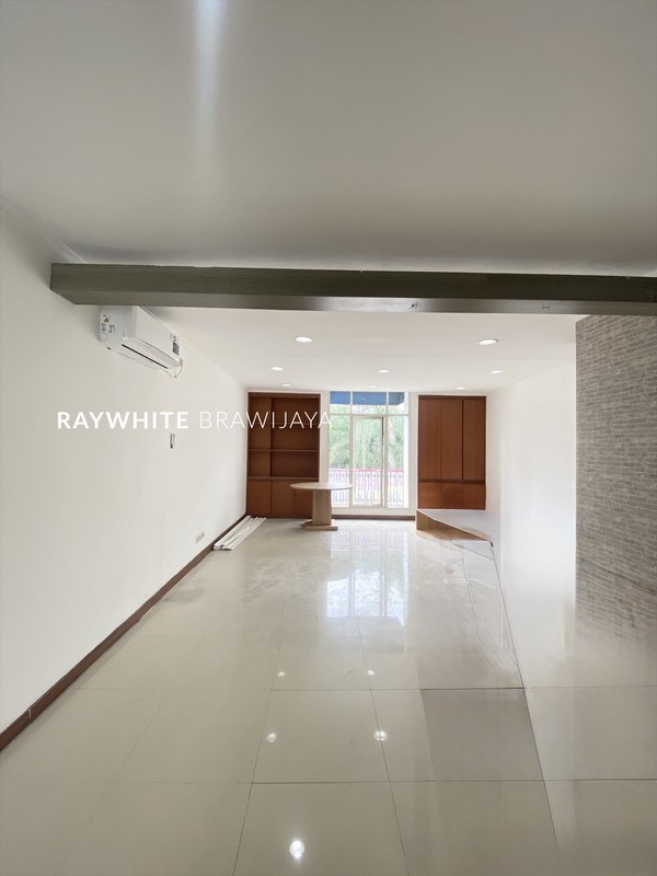 Disewakan Ruko Plaza 3 Bangunan 3,5 Lantai Area Pondok Indah