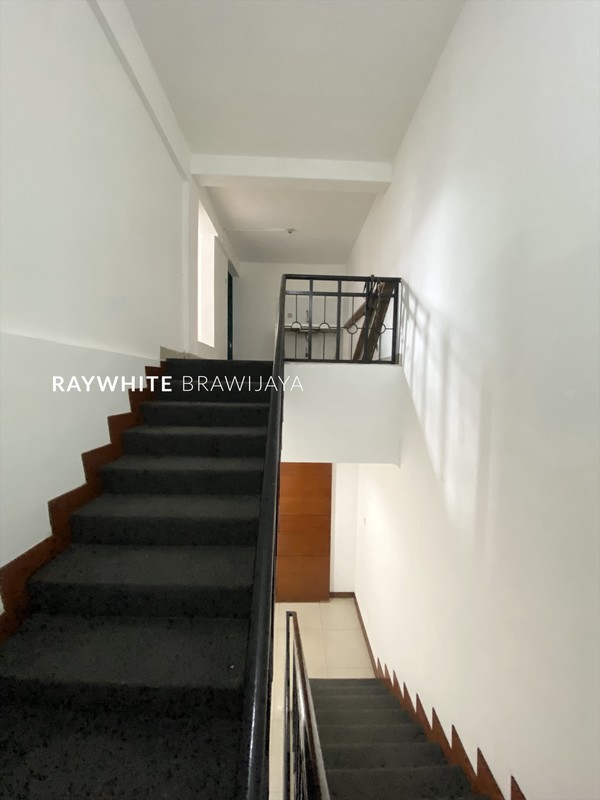 Disewakan Ruko Plaza 3 Bangunan 3,5 Lantai Area Pondok Indah