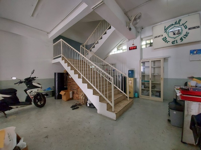 Kalibata Timur gedung kantor gudang zona ungu komersial