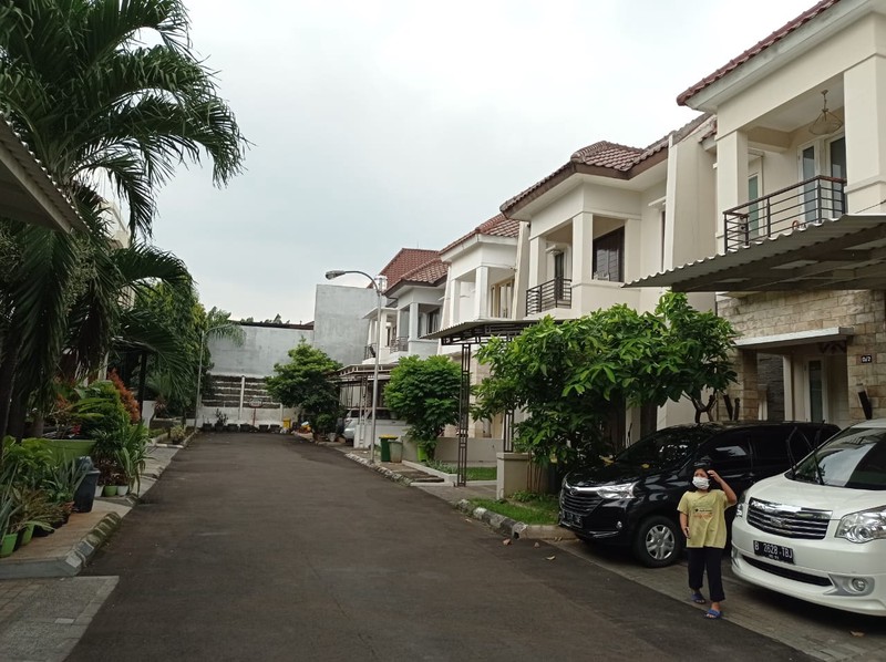 Rumah Cluster Cantik di Cirendeu Selatan Jakarta