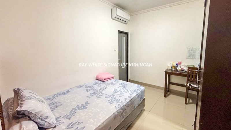 Rumah Kost 3 Lantai Bangunan Baru Lokasi Strategis di Setiabudi