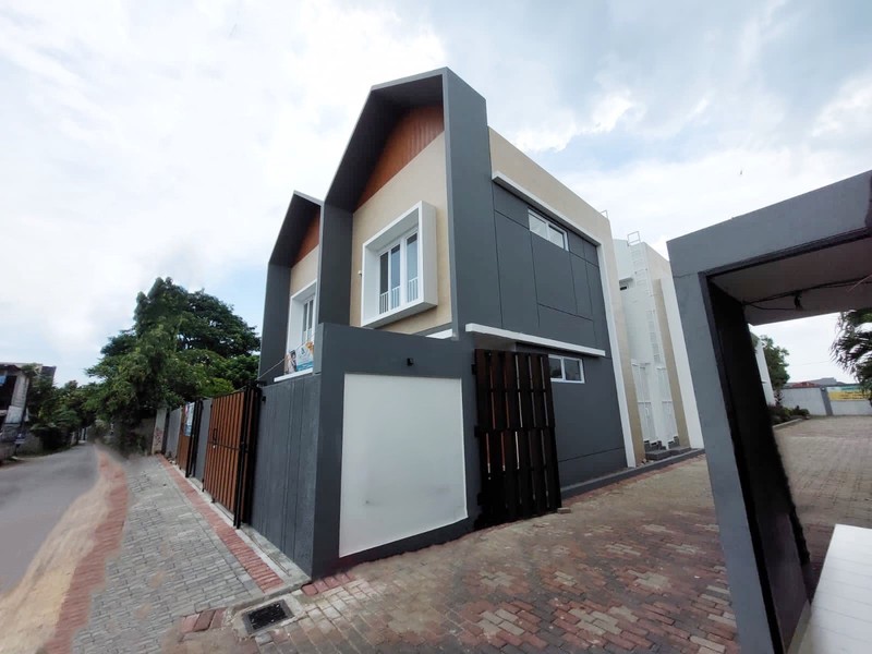 Rumah Baru Dalam Cluster. Sertipikat Sudah Pecah Per Kavling. Dua Lantai Unfurnished di Palem Puri. Bebas Banjir.