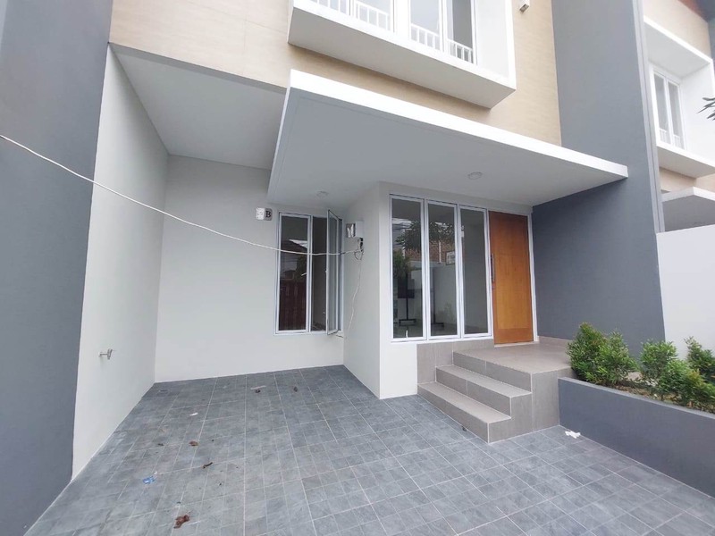 Rumah Baru Dalam Cluster. Sertipikat Sudah Pecah Per Kavling. Dua Lantai Unfurnished di Palem Puri. Bebas Banjir.