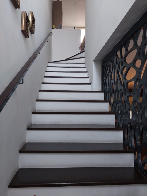 Dijual Rumah Dua Lantai Fursnih ada Kolam Renang Graha Natura Surabaya Barat