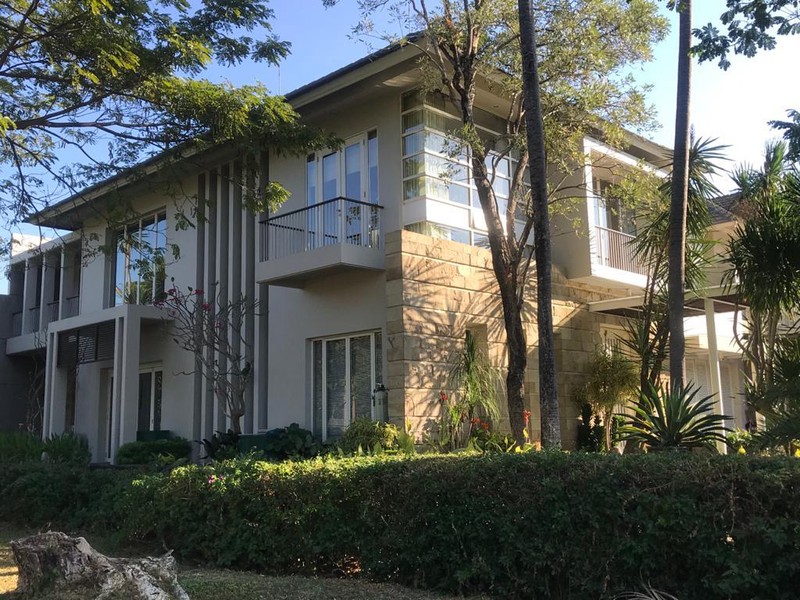 Dijual Rumah FuRnished Tropis Cantik di Diamond Hill Citraland Surabaya Barat