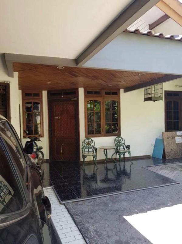 Dijual 300 M2 Rumah Raya Sukomanunggal Jaya - Hadap Nol Jalan Raya Komersial Area Cocok Buat Segala Usaha , Cafe, Resto, Showroom 