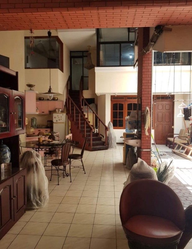 Dijual 300 M2 Rumah Raya Sukomanunggal Jaya - Hadap Nol Jalan Raya Komersial Area Cocok Buat Segala Usaha , Cafe, Resto, Showroom 