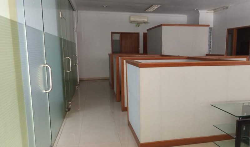 DI JUAL RUMAH EX KANTOR DI AREA MAMPANG PRAPATAN