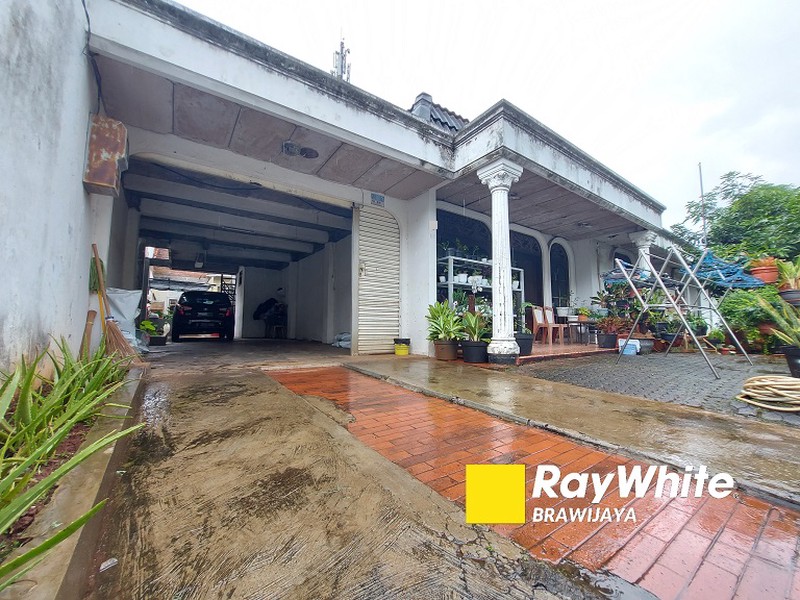 Rumah di jalan Nimun, Kebayoran Lama, Jakarta Selatan, 2 km ke Mal PIM