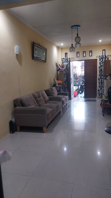 Rumah minimalis, bebas banjir,rapih, bagus siap huni dan bebas banjir di Bintaro Regency