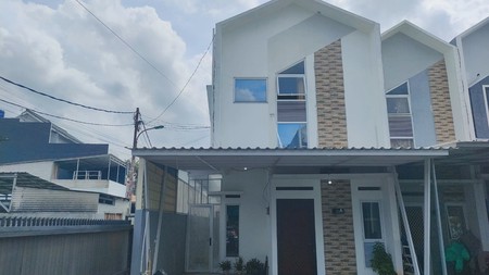 Rumah D'Lapan Town House 