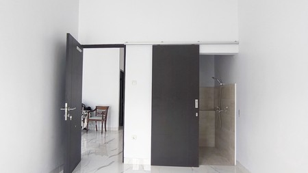 Rumah 2 Lantai Siap Huni dengan Hunian Nyaman dan Asri @Ciputat