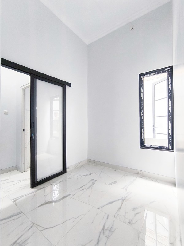 Rumah 2 Lantai Siap Huni dengan Hunian Nyaman dan Asri @Ciputat