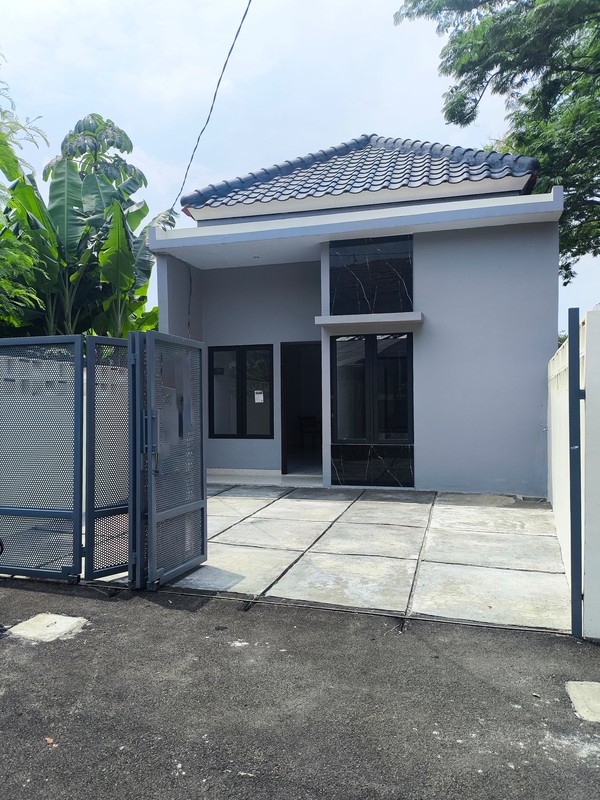 Rumah 2 Lantai Siap Huni dengan Hunian Nyaman dan Asri @Ciputat