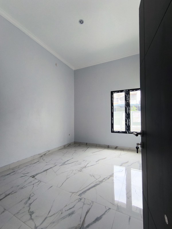 Rumah 2 Lantai Siap Huni dengan Hunian Nyaman dan Asri @Ciputat