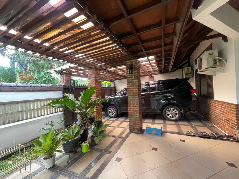 Dijual Rumah di lebak Bulus 