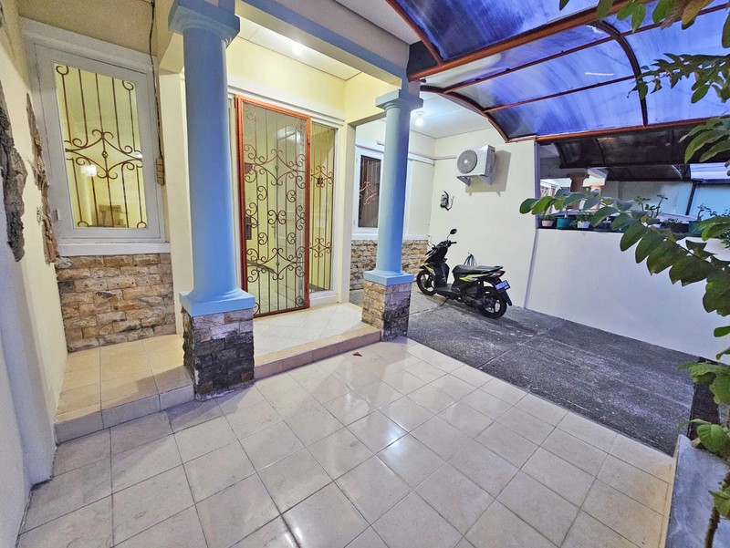 Rumah Nyaman & Terawat Tanah Luas di Metro Permata 1 Karang Mulya