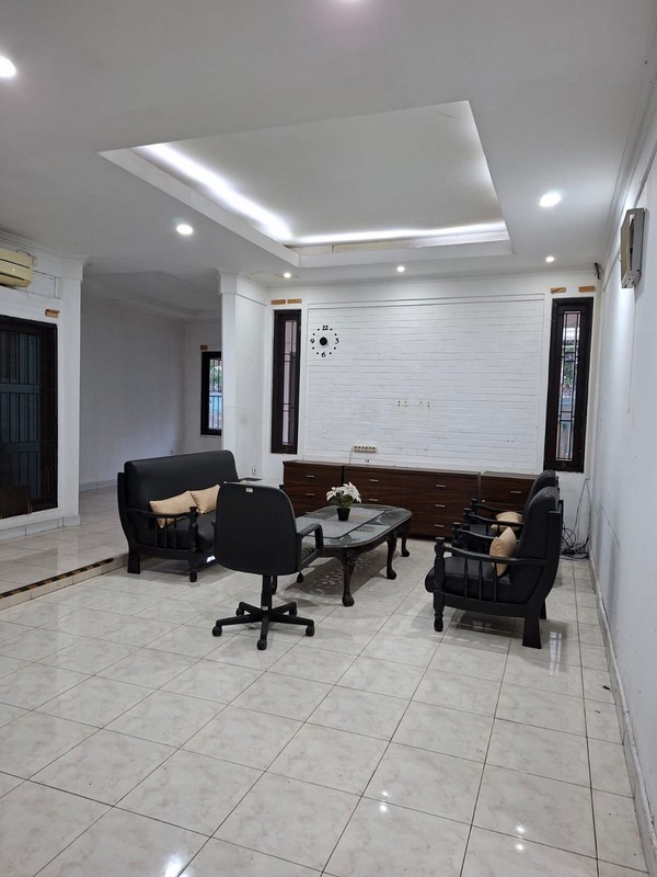 Dijual Rumah Lama Lokasi Strategis Di Cilandak Barat, Jakarta Selatan