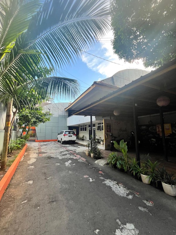 Dijual cepat Tanah dan Bangunan bekas Sekolah Dekat MRT Hj Nawi