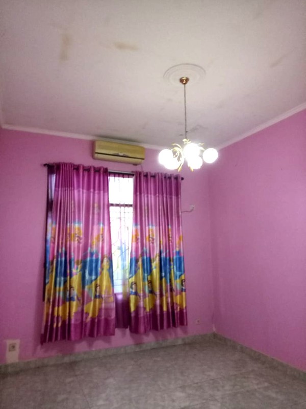 Rumah di Villa Melati Mas - Dekat Tol & Fasilitas Lengkap