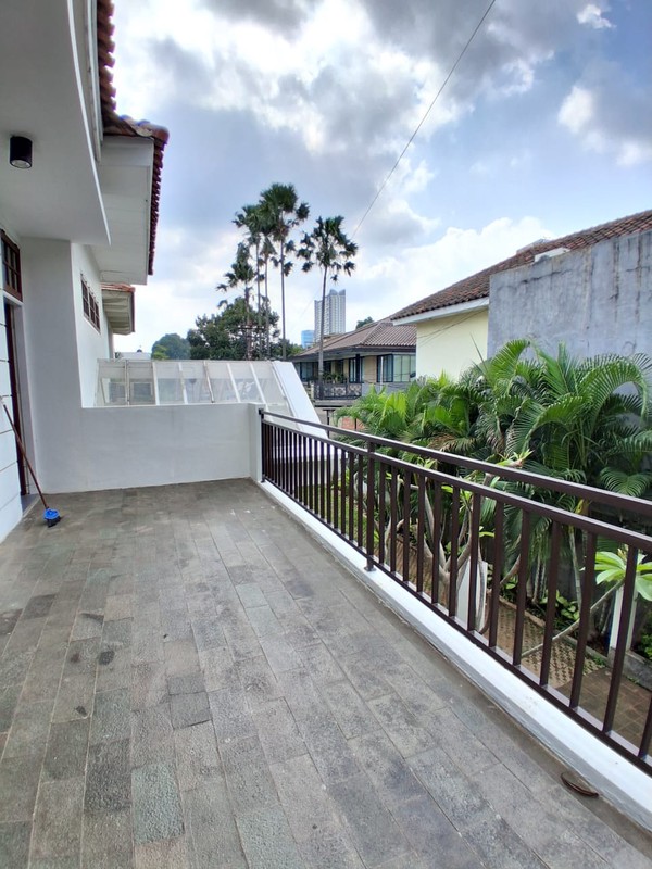 Rumah Mewah Terawat di Area Cilandak, Jakarta Selatan 