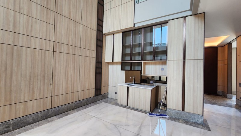 Rumah Mewah Di Regency 21 Arief Rahman Hakim Surabaya | LT 425 meter persegi