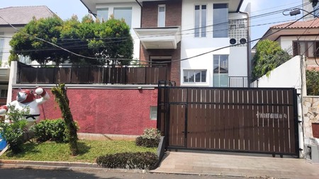 DISEWA RUMAH di PONDOK INDAH