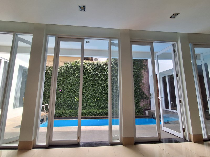 DISEWA RUMAH di PONDOK INDAH