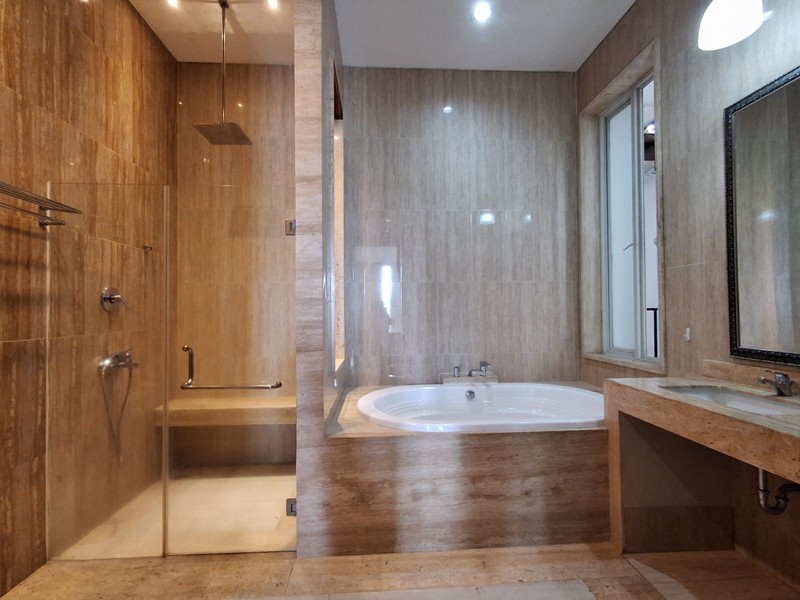 DISEWA RUMAH di PONDOK INDAH