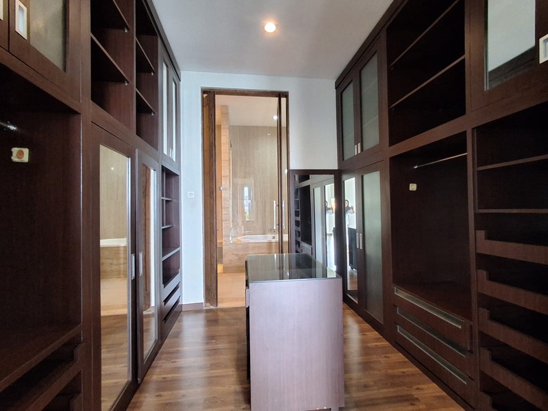 DISEWA RUMAH di PONDOK INDAH