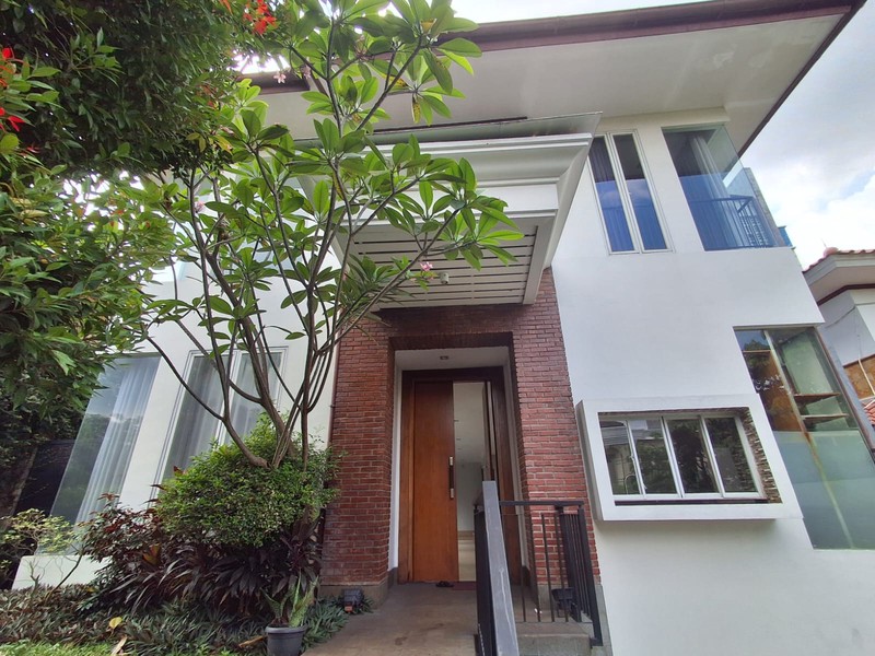 DISEWA RUMAH di PONDOK INDAH