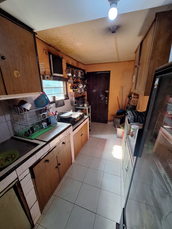 Rumah Hitung Tanah Cocok Buat Kost di Tomang Dekat RS Harapan Kita