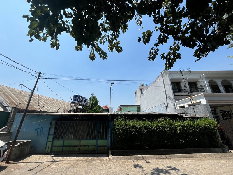 Rumah Hitung Tanah Cocok Buat Kost di Tomang Dekat RS Harapan Kita