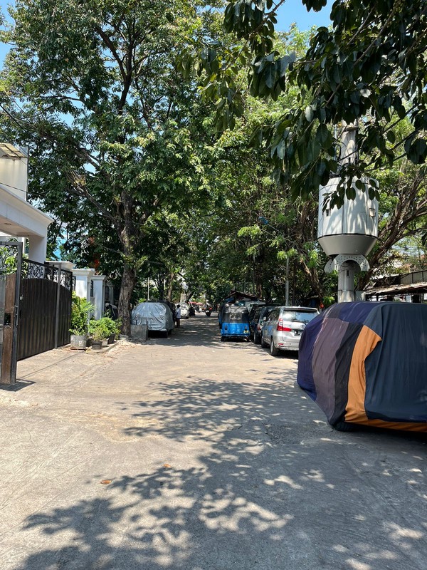 Rumah Hitung Tanah Cocok Buat Kost di Tomang Dekat RS Harapan Kita