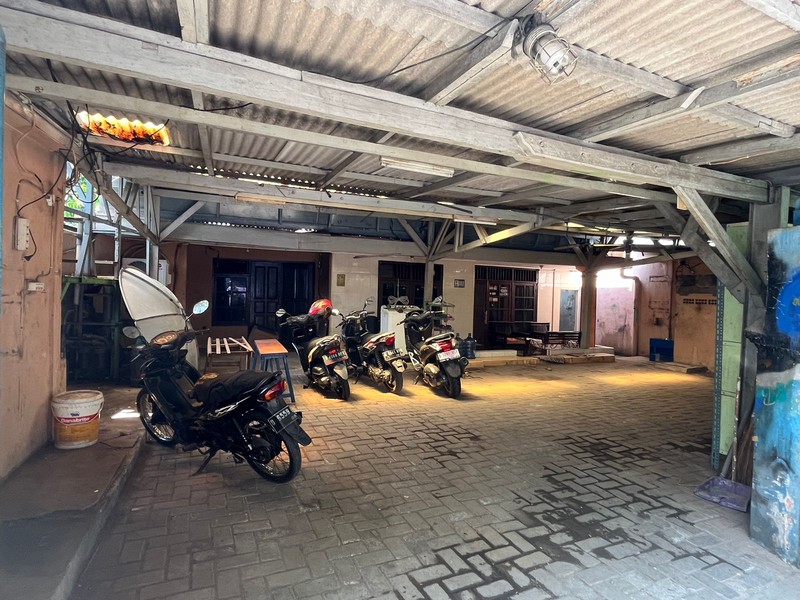 Rumah Hitung Tanah Cocok Buat Kost di Tomang Dekat RS Harapan Kita