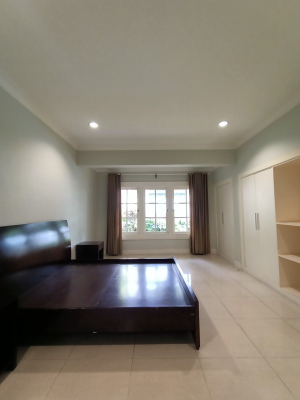 Dijual/Sewa rumah Nyaman, Keren, dan aman Banjir di Kemang Utara